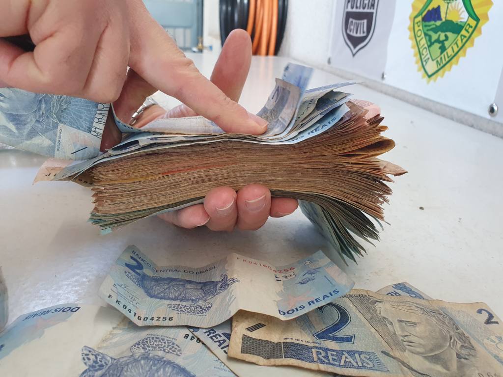 Moradores de Colorado são presos em Maringá com arma, drogas e dinheiro