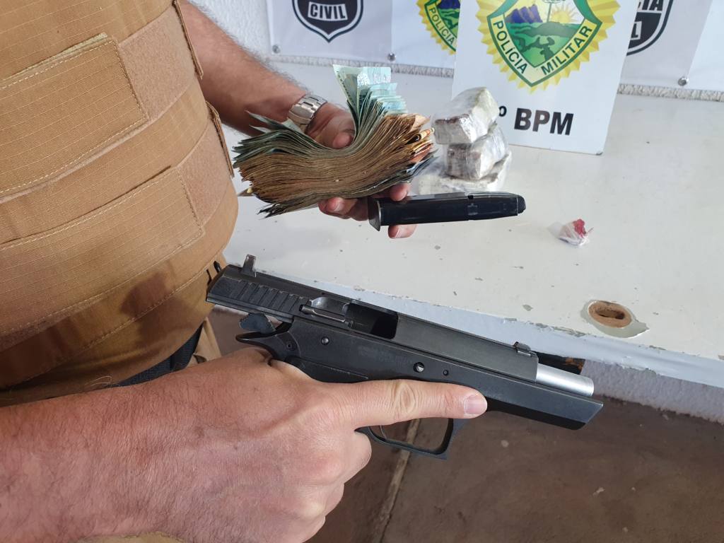 Moradores de Colorado são presos em Maringá com arma, drogas e dinheiro