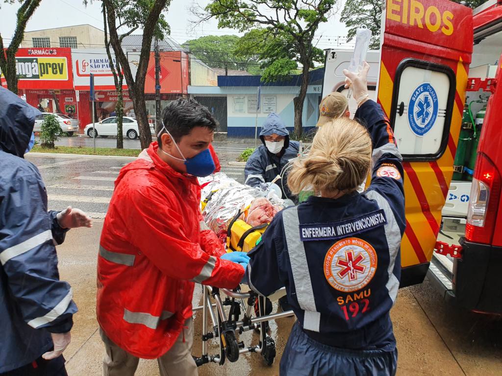 Comerciante de 78 anos é atropelado na faixa de pedestre no centro de Maringá