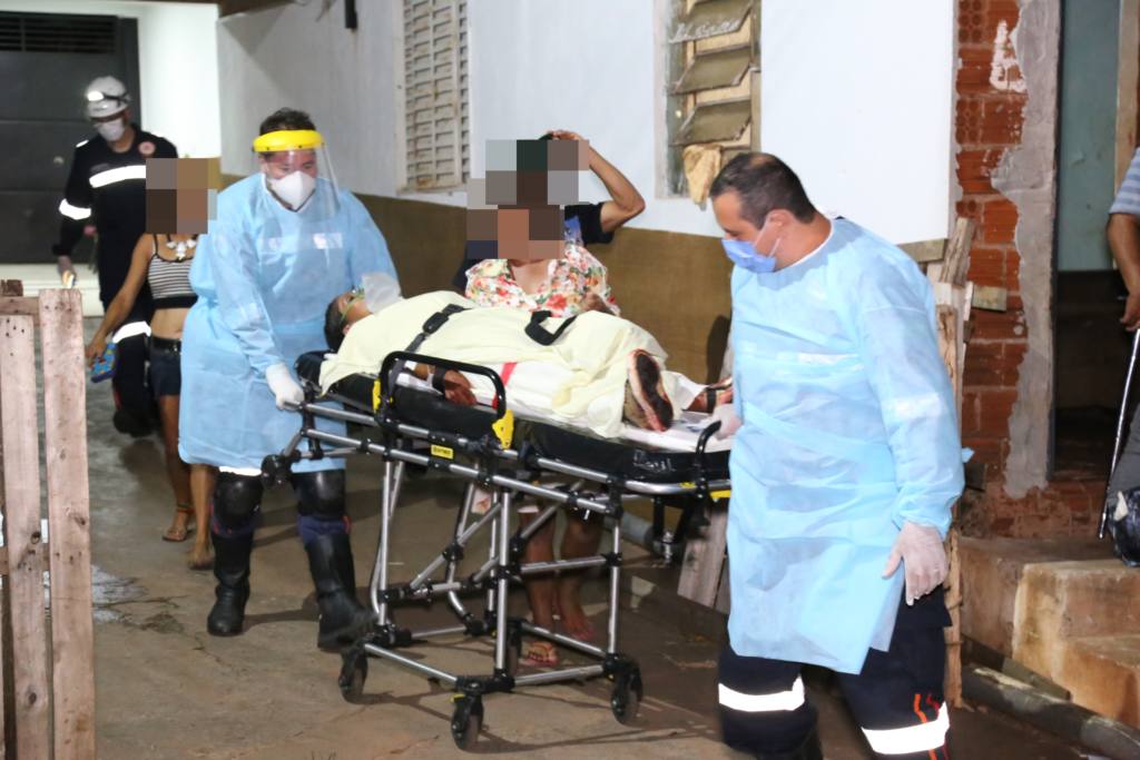 Comerciante de 78 anos é atropelado na faixa de pedestre no centro de Maringá