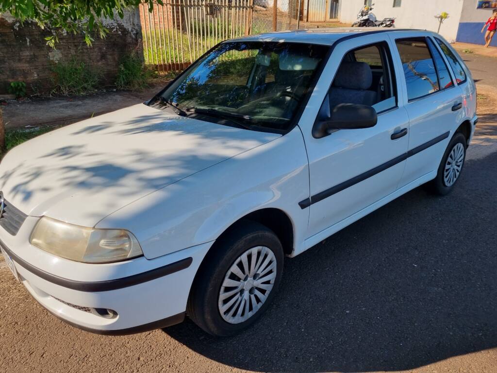 Criança de 10 anos é atropelada ao atravessar a rua