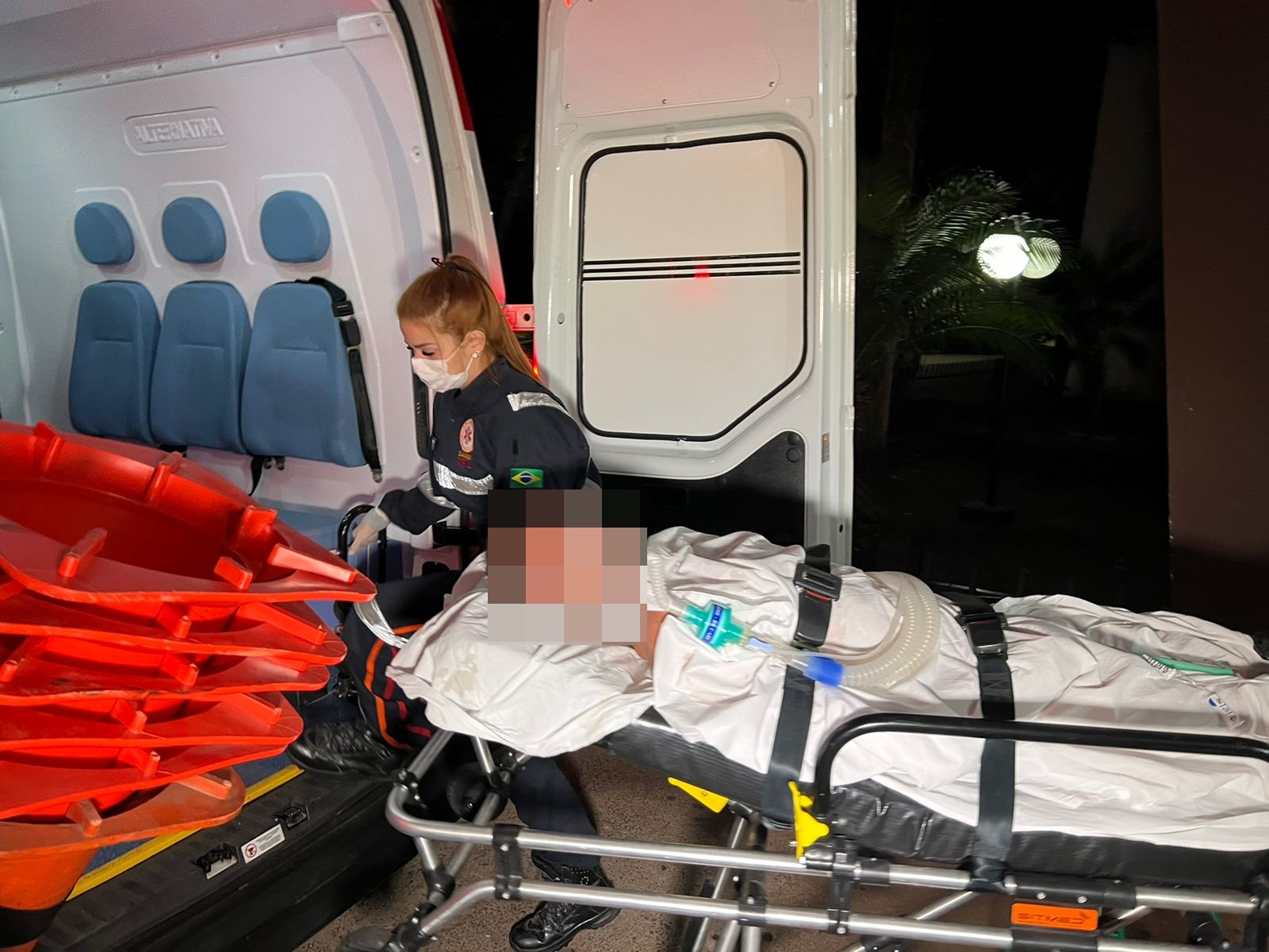 Homem sofre queimaduras em 25% do corpo ao tentar acender churrasqueira