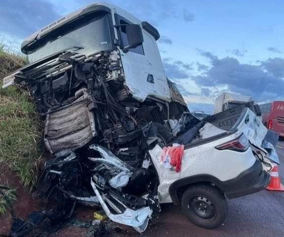 Acidente em rodovia mata dois maringaenses