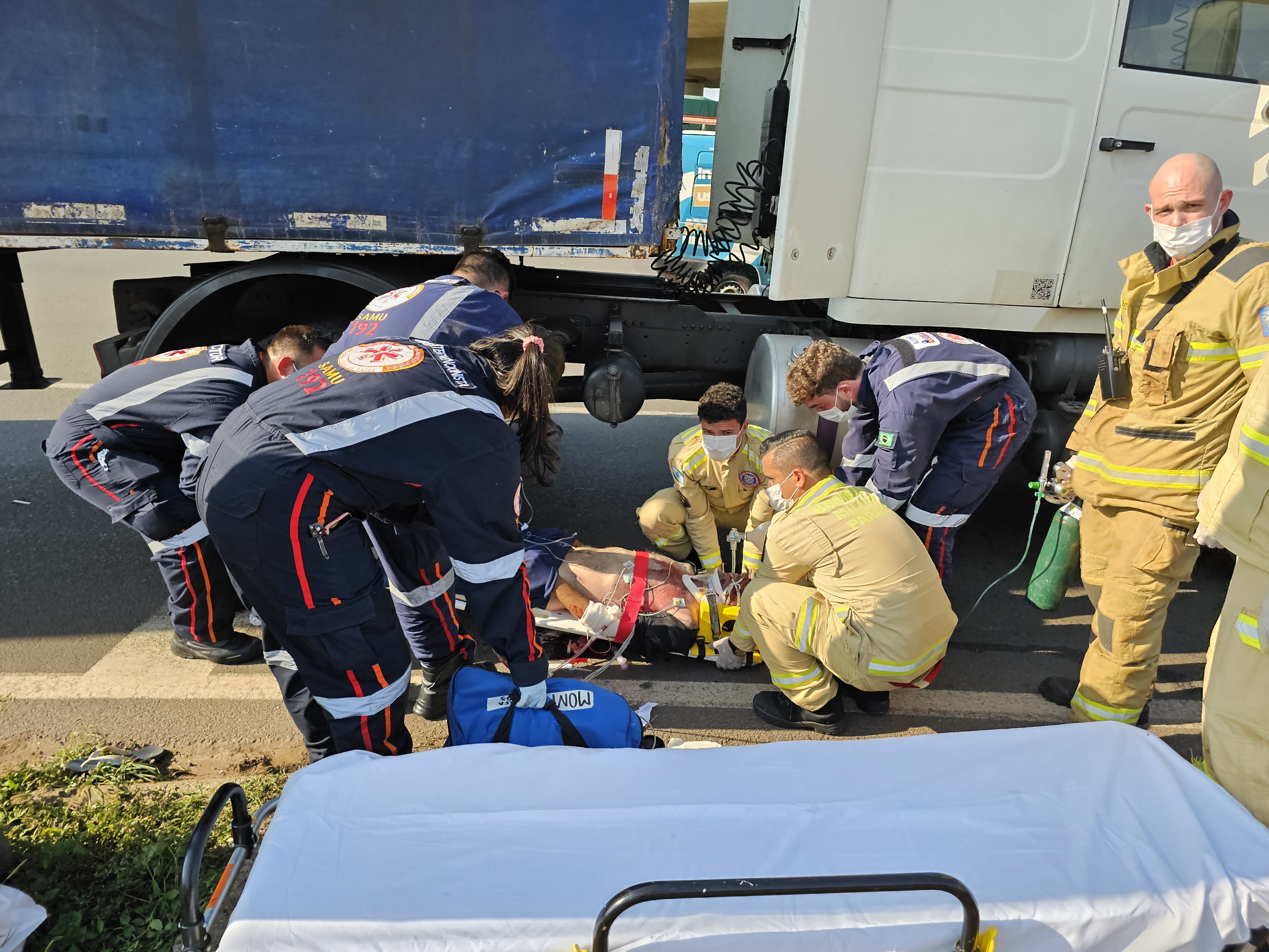 Homem que foi atropelado por carreta em Maringá morre no hospital