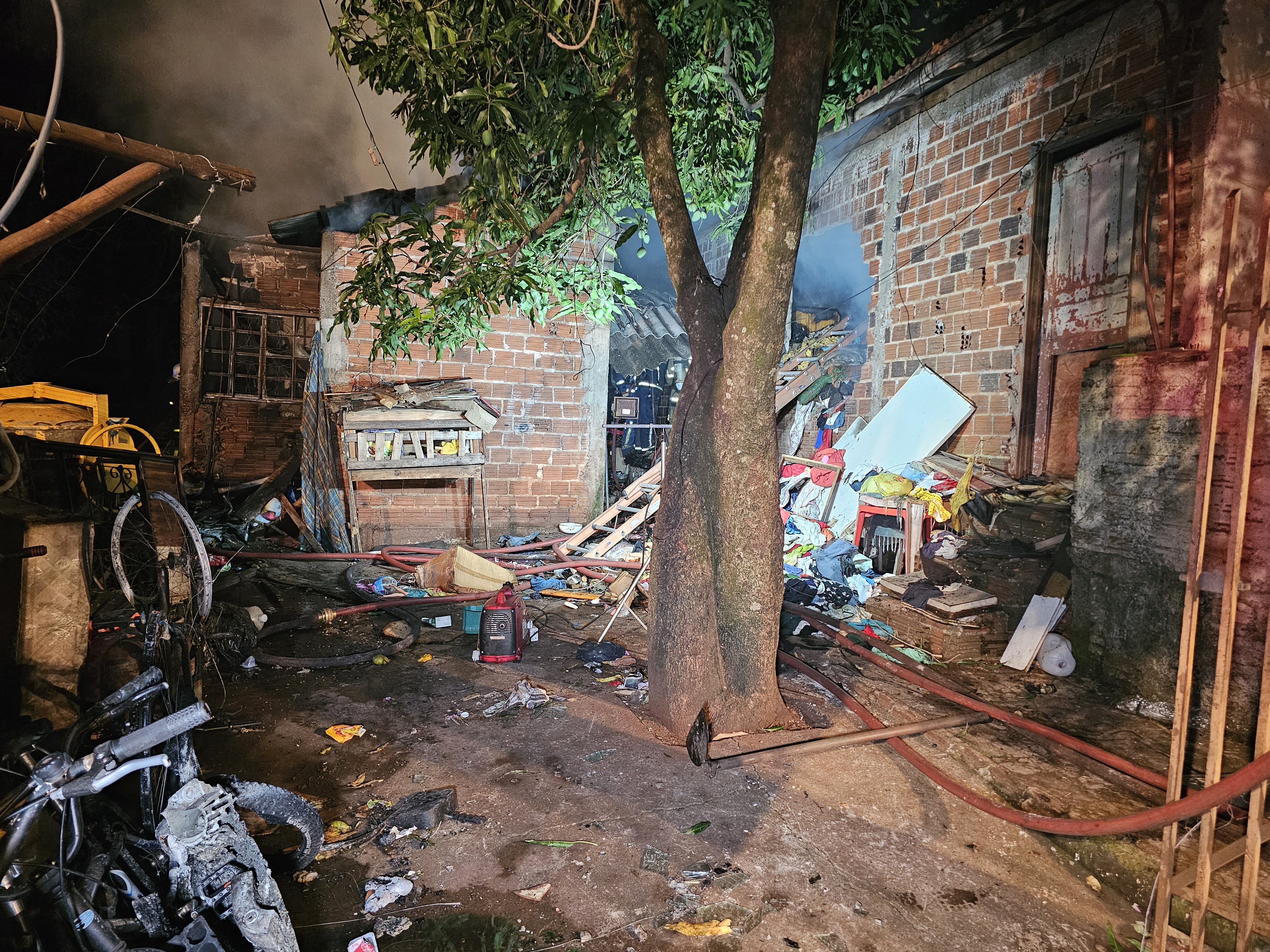 Morre no hospital jovem de 19 anos que tentou salvar os irmãos de incêndio em residência