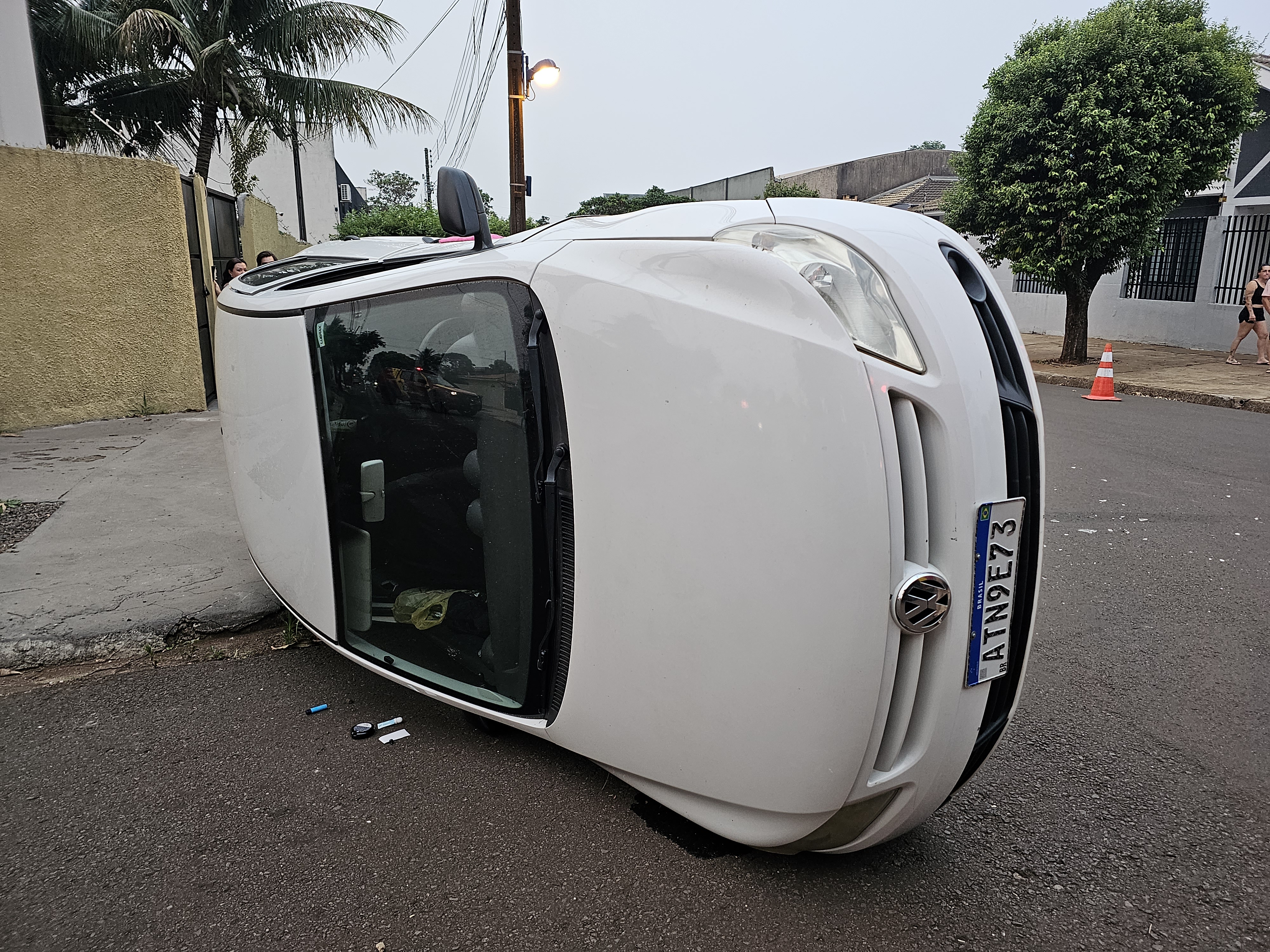 Duas pessoas são socorridas após se envolverem em acidente em Maringá