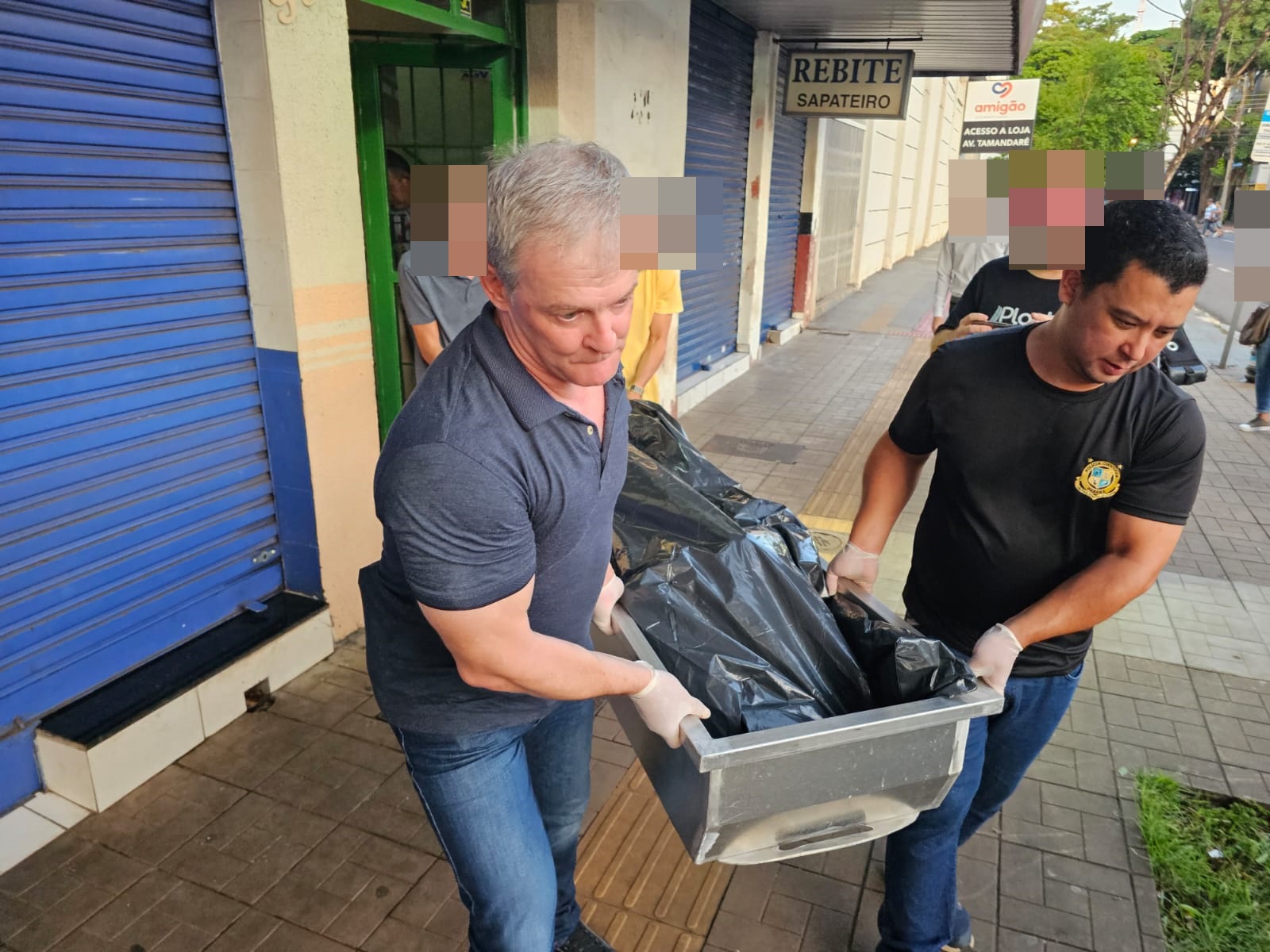 Homem mata mulher estrangulada em quarto de hotel no centro de Maringá