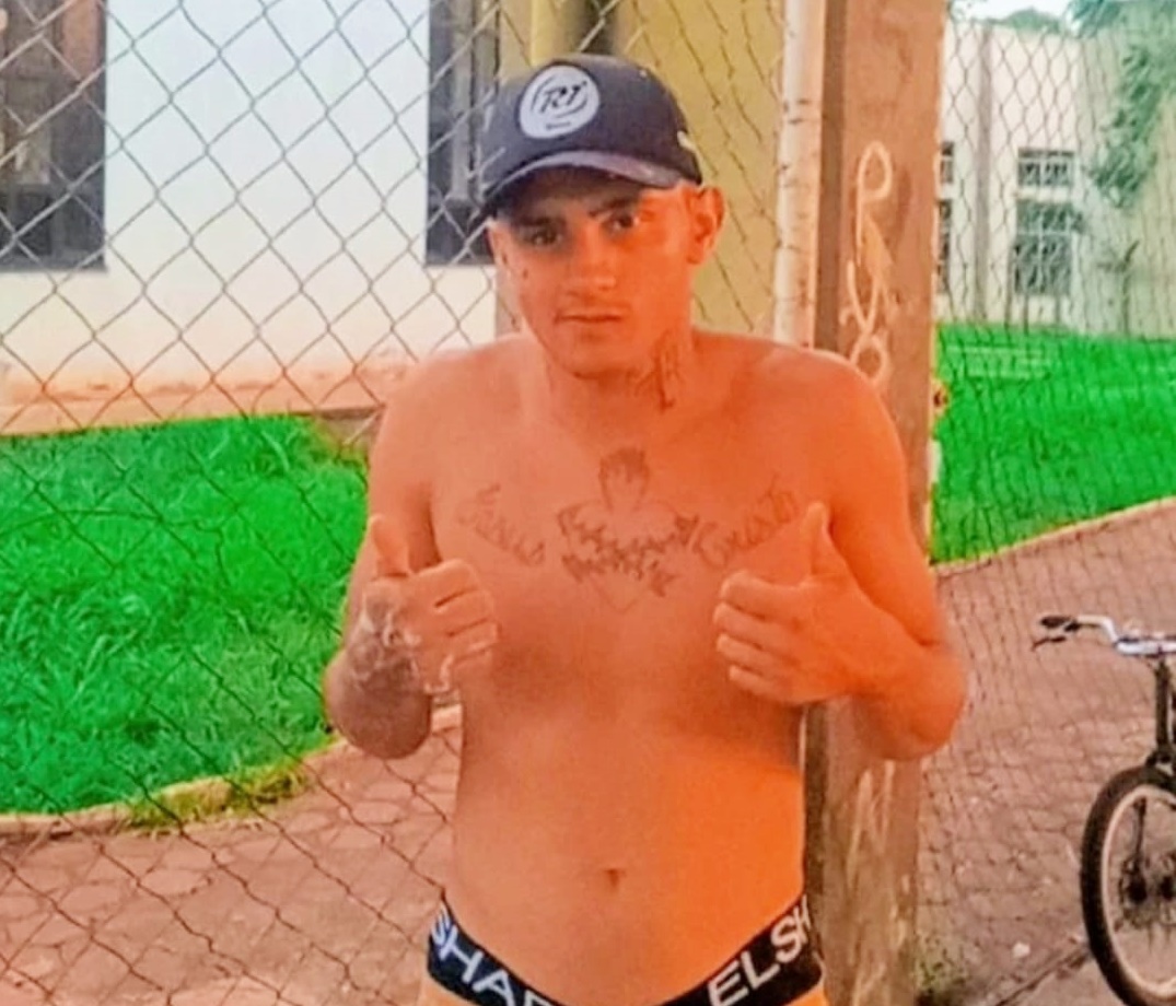 Jovem de 19 anos é executado a tiros ao lado de igreja em Maringá