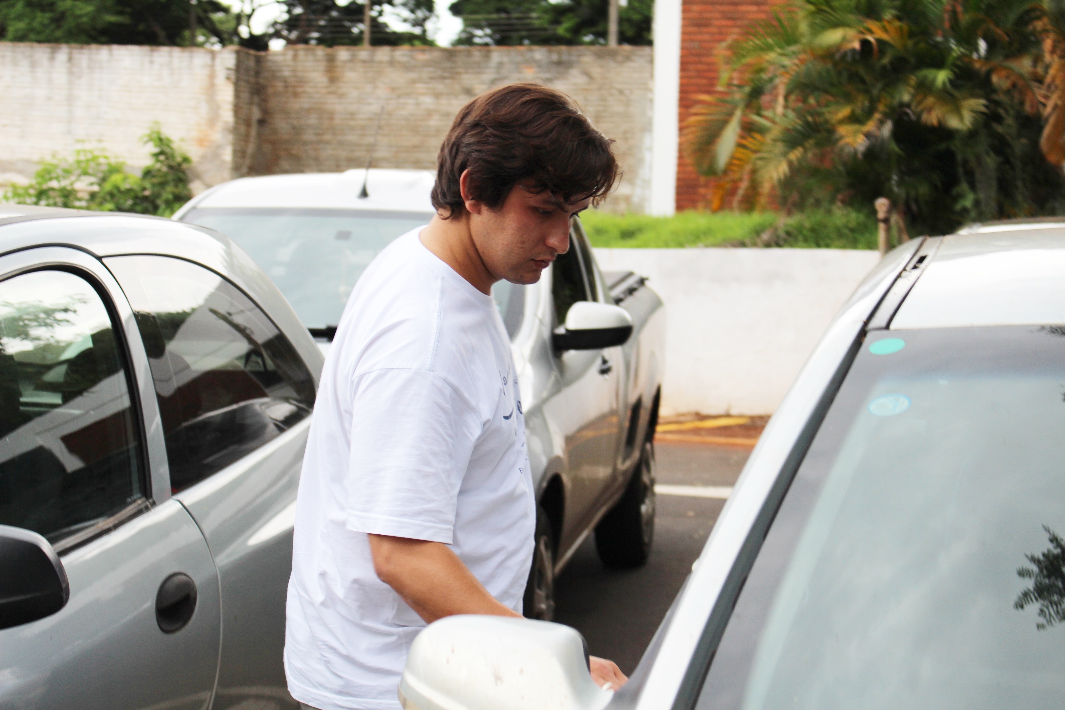 Motorista que foi condenado a 22 anos de prisão por matar um jovem e deixar outro gravemente ferido é preso em Maringá